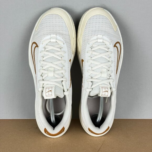 Nike Court Vapor Lite 2 HC Low Tennis Shoes Womens 8.5 White Sail Desert Ochre - Picture 10 of 11